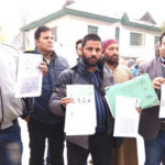 Kashmir-cable-operators-protest-against-Jammu-cable-distributors