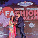 Dermatologist Dr Noopur Jain awarded by Varun Kohli, Group CEO, iTV Network at an even in Delhi earlier this year.