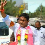 S. Saidi Reddy of TRS flashes victory sign after defeating his nearest rival Padmavathi Reddy of Congress. IANS