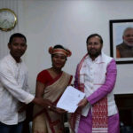 Nizara Phukon submitting her memorandum to Union environment minister Prakash Javadekar.