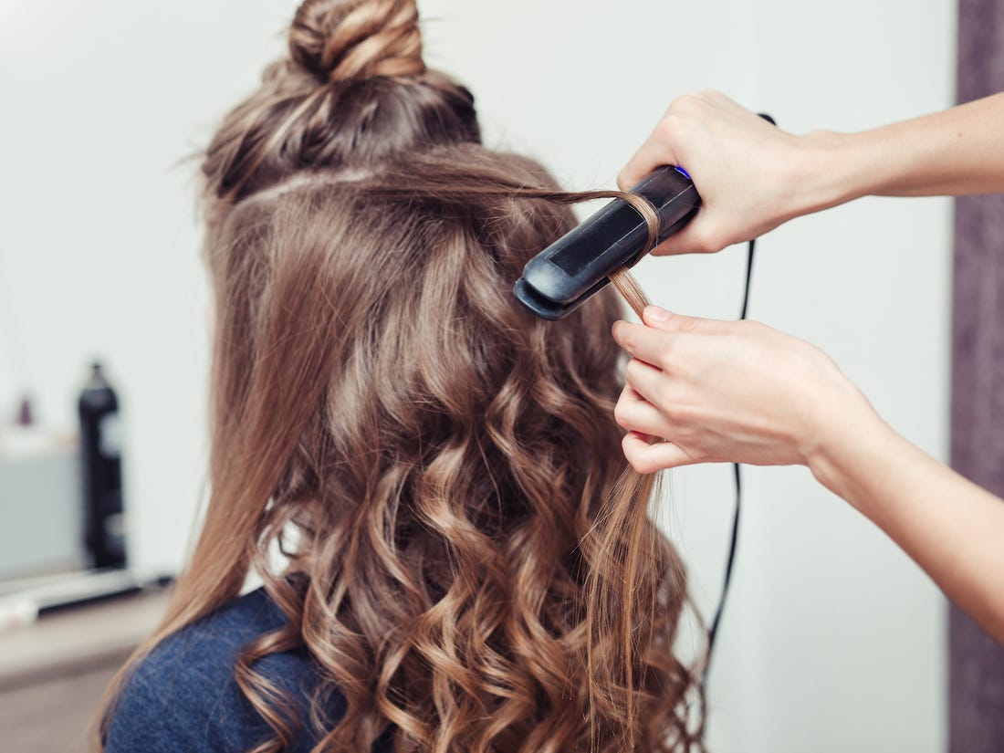 Leaarning The Art Of Curling Your Hair The Sunday Guardian Live
