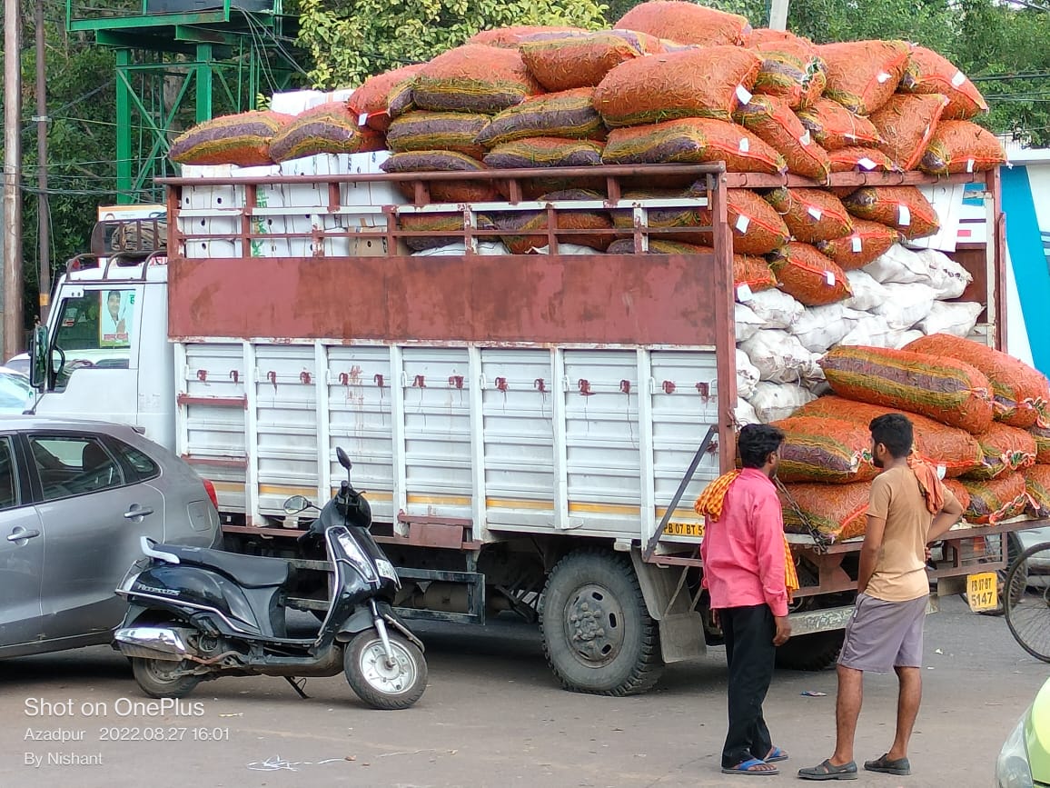 How an Overloaded Truck Can be a Danger to Others on the Road