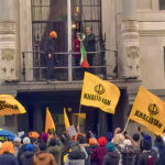 Khalistani elements attempting to pull down the Indian flag in London