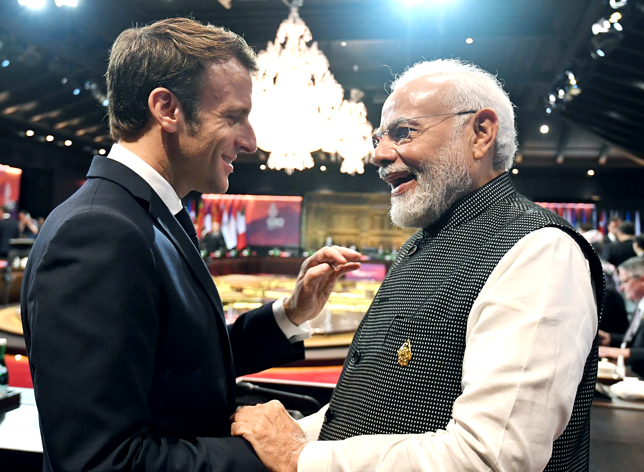 Narendra Modi exchanges greetings with Emmanuel Macron at 17th G20 Summit -  The Sunday Guardian Live