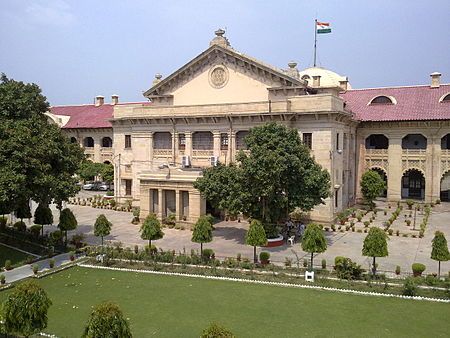 Allahabad High Court strikes down Lucknow’s resident-status rule for e-rickshaw registration.
