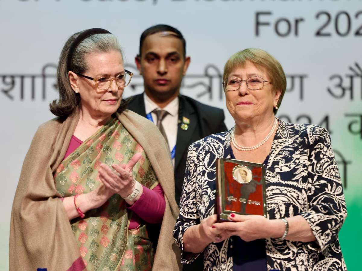 Sonia Gandhi presents the Indira Gandhi Prize for 2024