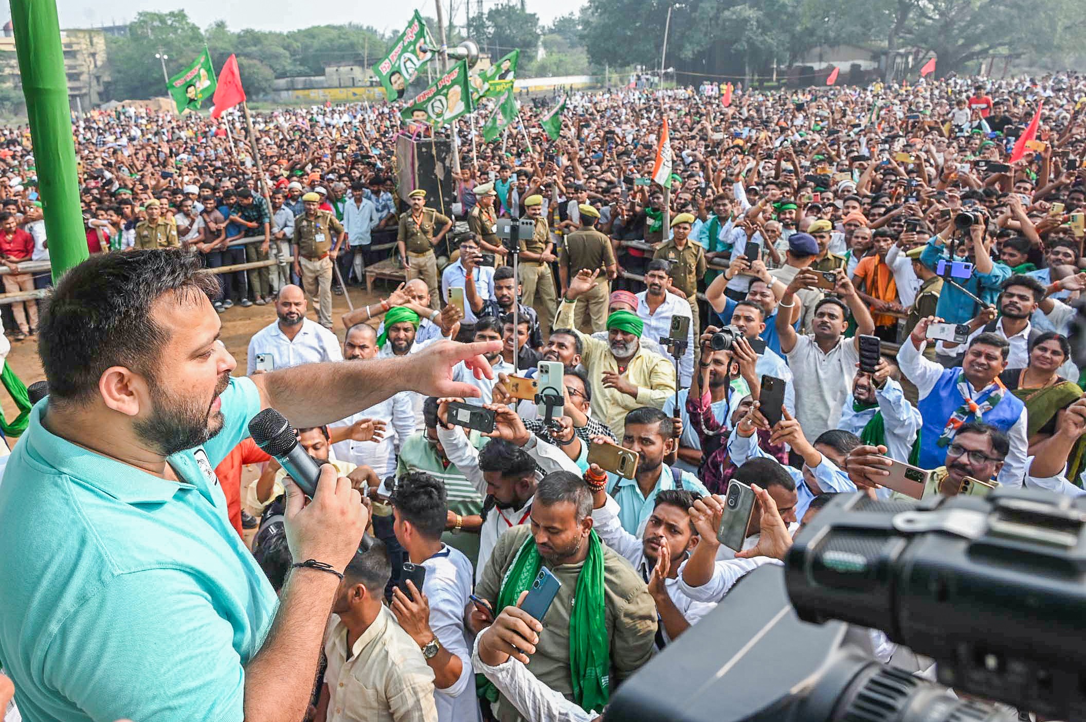 Tejashwi Yadav campaigns across Bihar in a helicopter