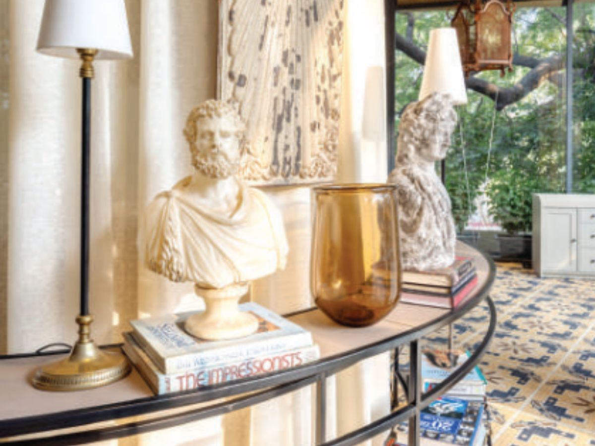 ஃபாரஸ்ட் டேபிள் அப்பால் டிசைன்கள் டெல்லி டைனிங் ஹெரிடேஜ் கட்டிடக்கலை