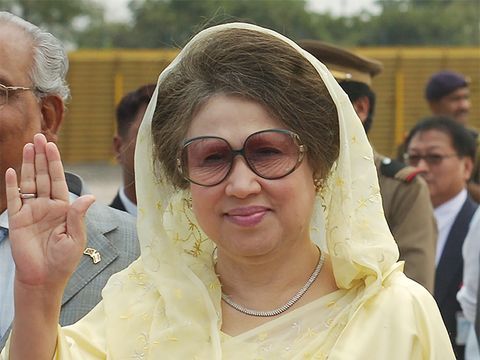Khaleda Zia seen at early political gatherings after joining the BNP - Photo Gallery