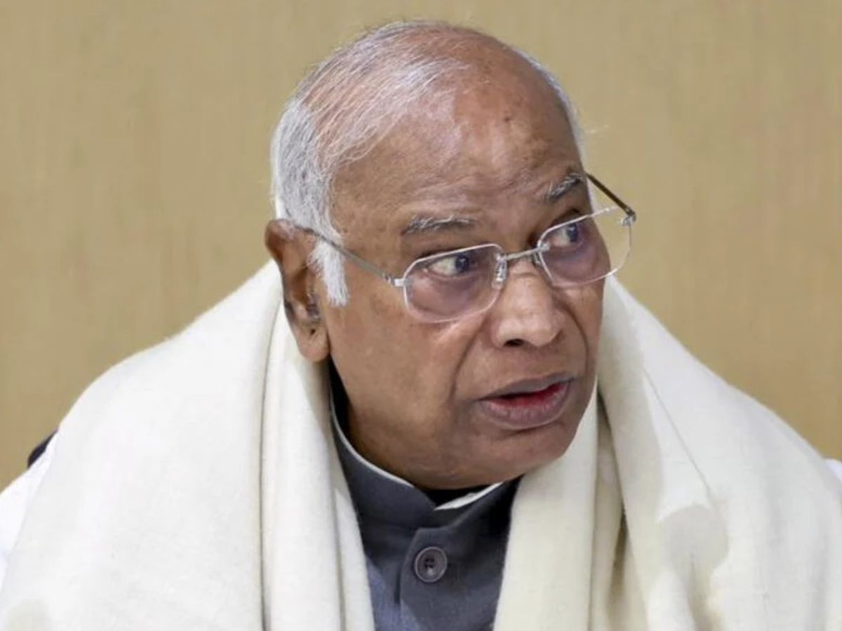 Kharge slams govt over fresh FIR on Gandhi's in National Herald