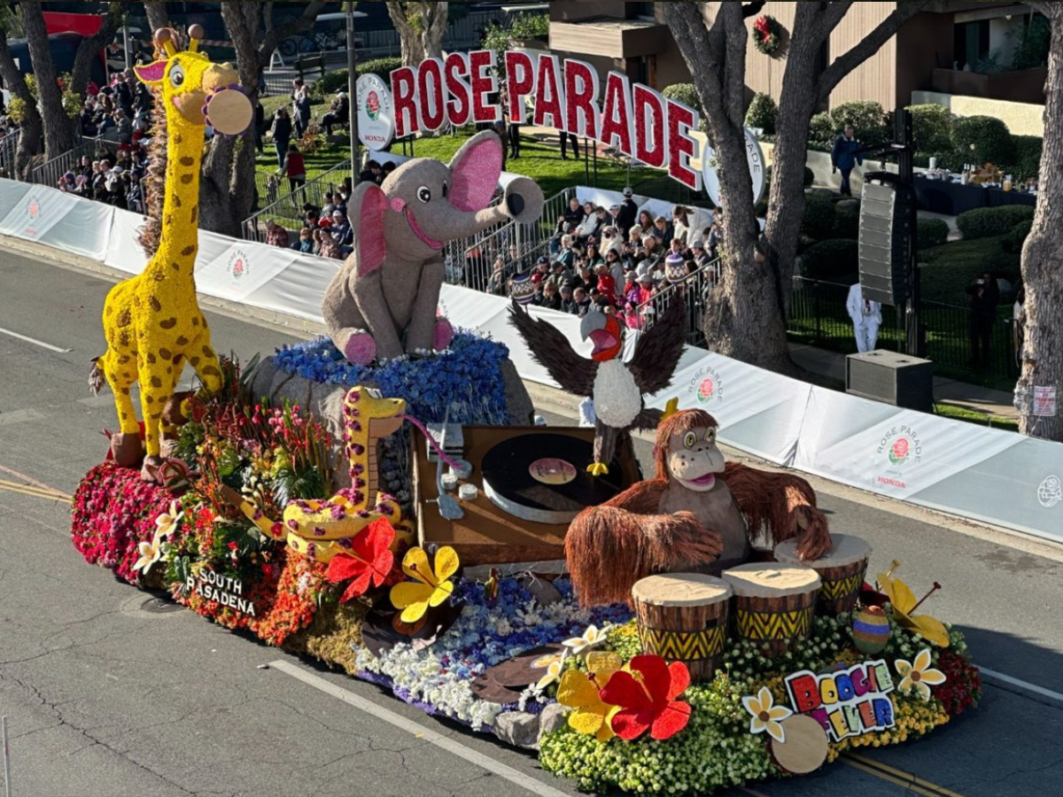 Close-up of floral details and natural materials. - Photo Gallery