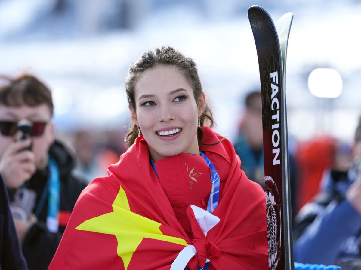 ఐలీన్ గు చైనా అథ్లెట్ ఫ్రీస్టైల్ స్కీయింగ్ 2026