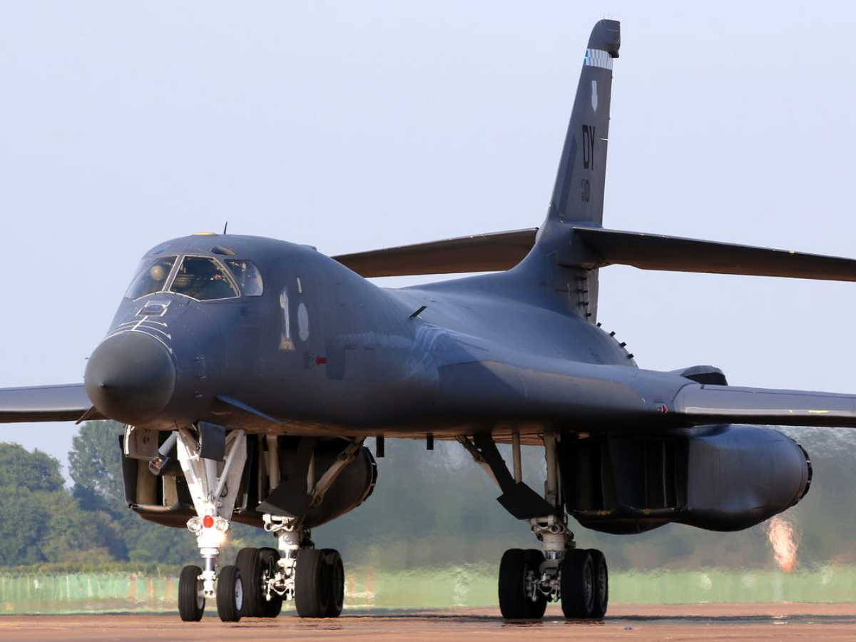 B-1B cockpit showing advanced targeting displays. - Photo Gallery
