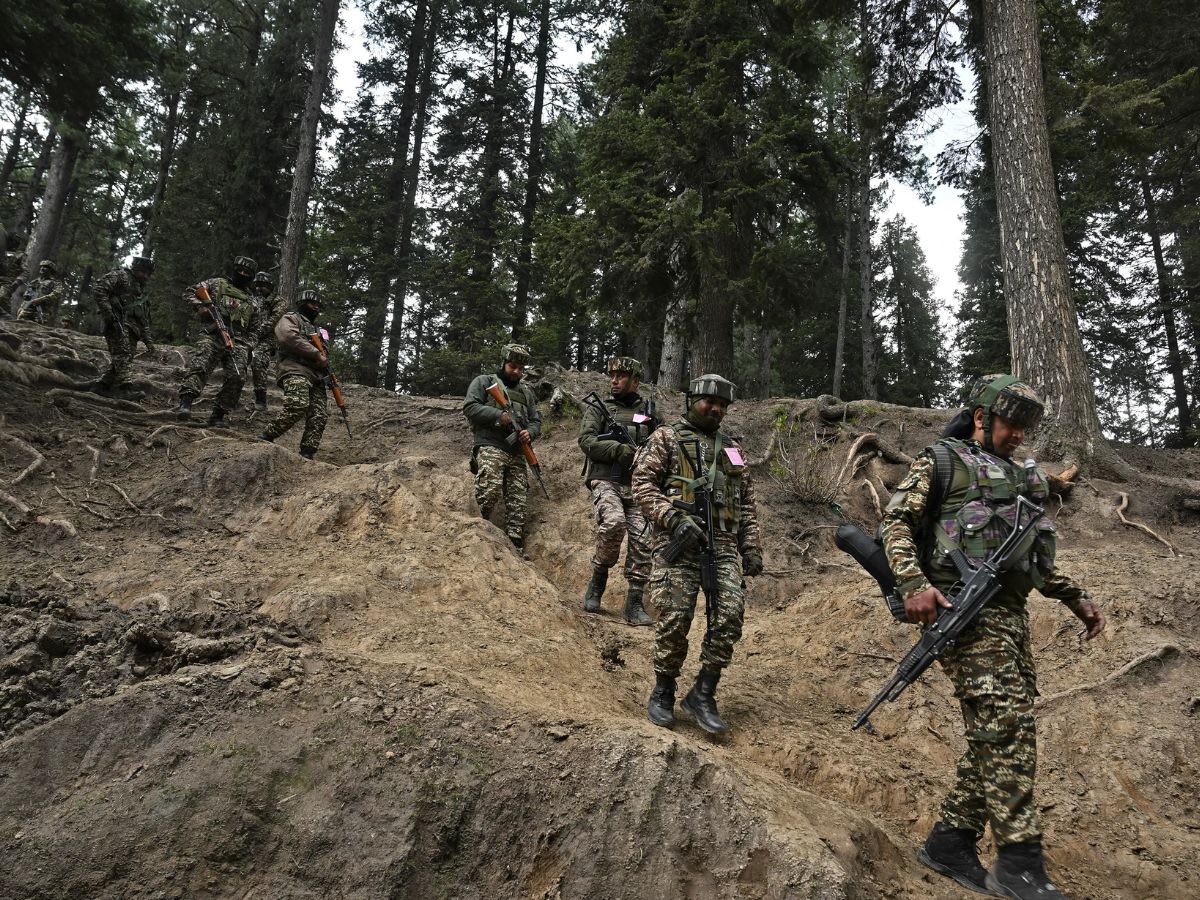 Four OGWs, Including Woman, Arrested in Srinagar; Arms and Ammunition Recovered Amid Intensified Anti-Terror Operations