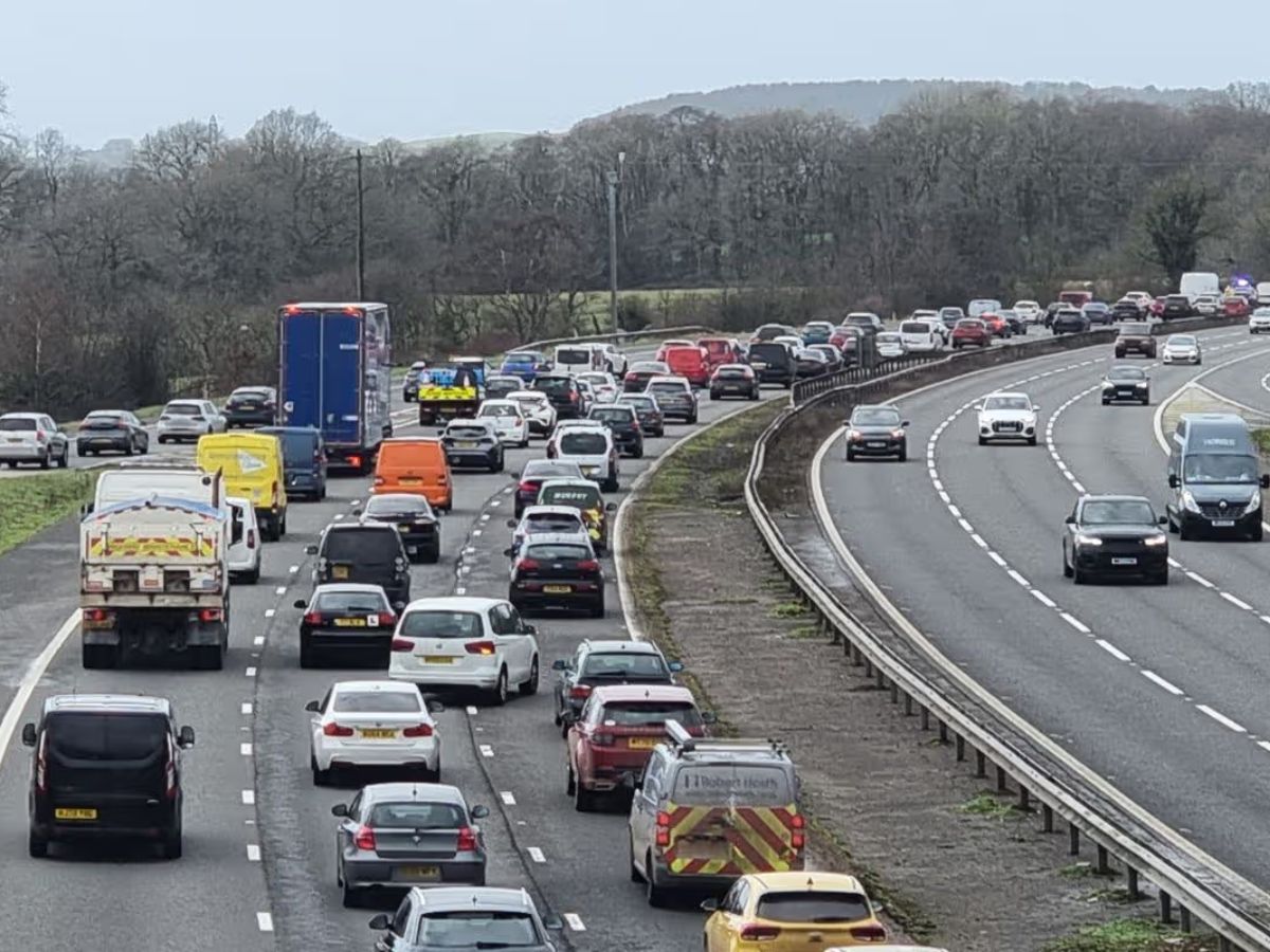 M4 Motorway Partially Reopens After Coach Collision: Check Diversion Routes, Open & Closed Roads, Traffic Delays, Helpline Numbers & More