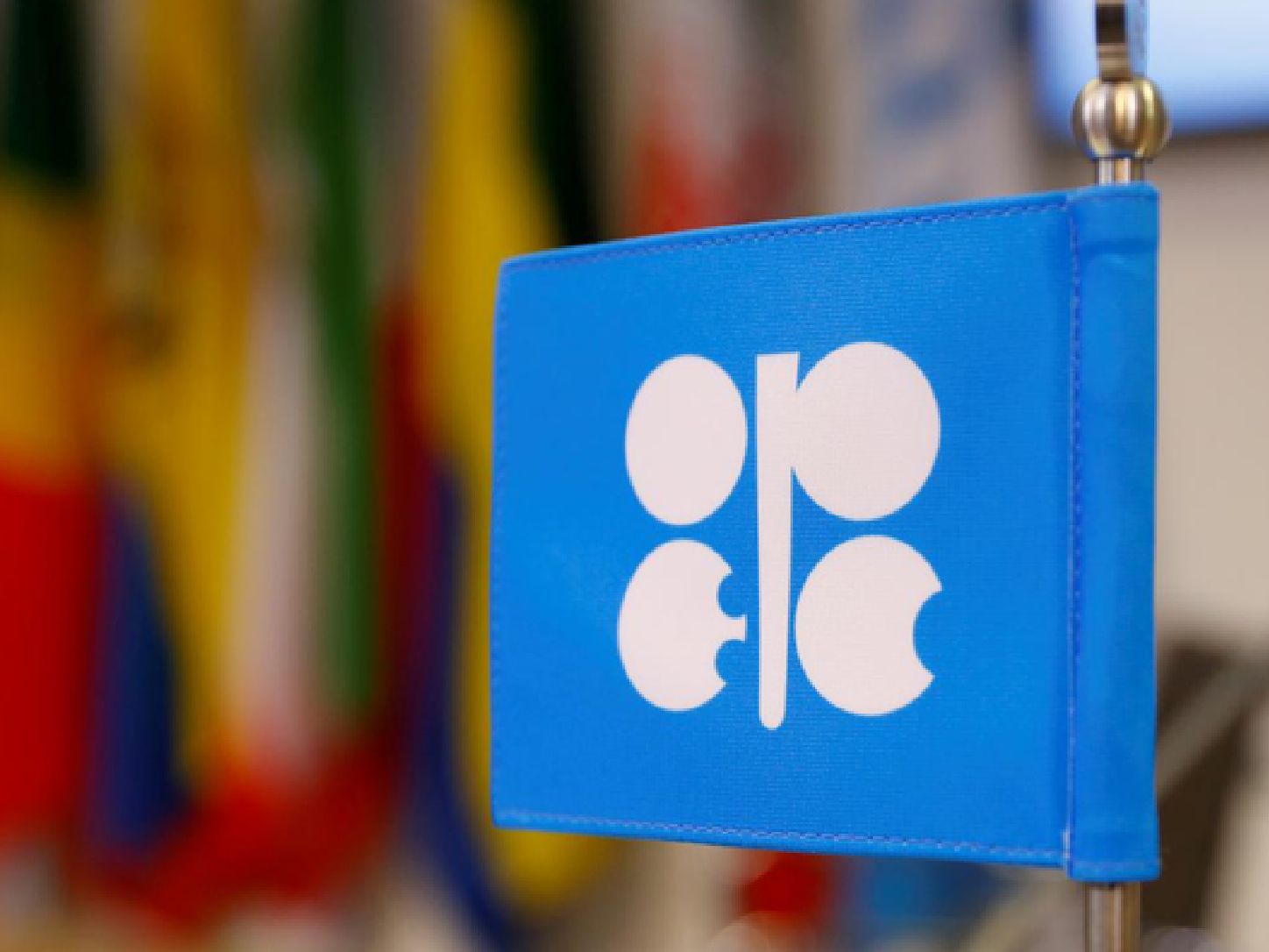 UAE Announces Exit from OPEC and OPEC+, Triggering Global Oil Market Concerns — How the Move Could Affect Petrol Prices in India