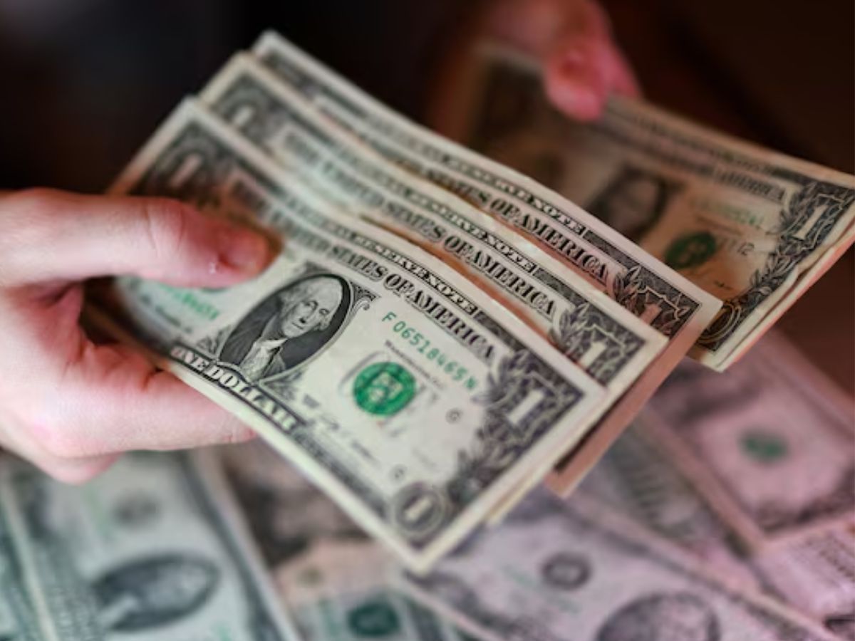 USD to Yen Today: Yen Jumps 2% Against Dollar; USD/ Yen Drops to 156–157 Amid Intervention Fears & Why the Japanese Yen Has Been Weak