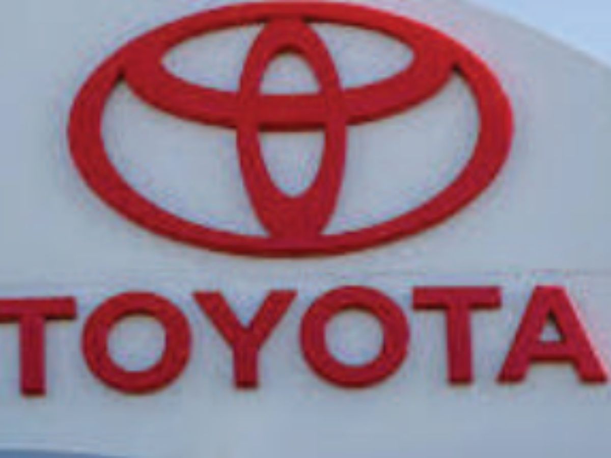 Toyota to post fourth straight quarterly profit drop