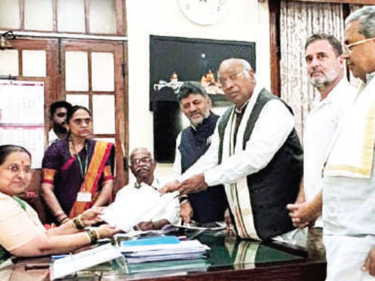 Digvijaya Singh Urges PM to Halt CBSE's Mid-Session Three-Language Policy Rollout | Quick Digest