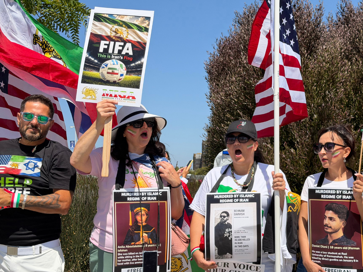 Chủ nhà Mỹ làm khó, CĐV Iran hết cơ hội cổ vũ trực tiếp đội nhà ở World Cup 3 Iran Fans Banned From FIFA World Cup 2026 Matches? Why Ticket Allotment Has Been Cancelled In USA