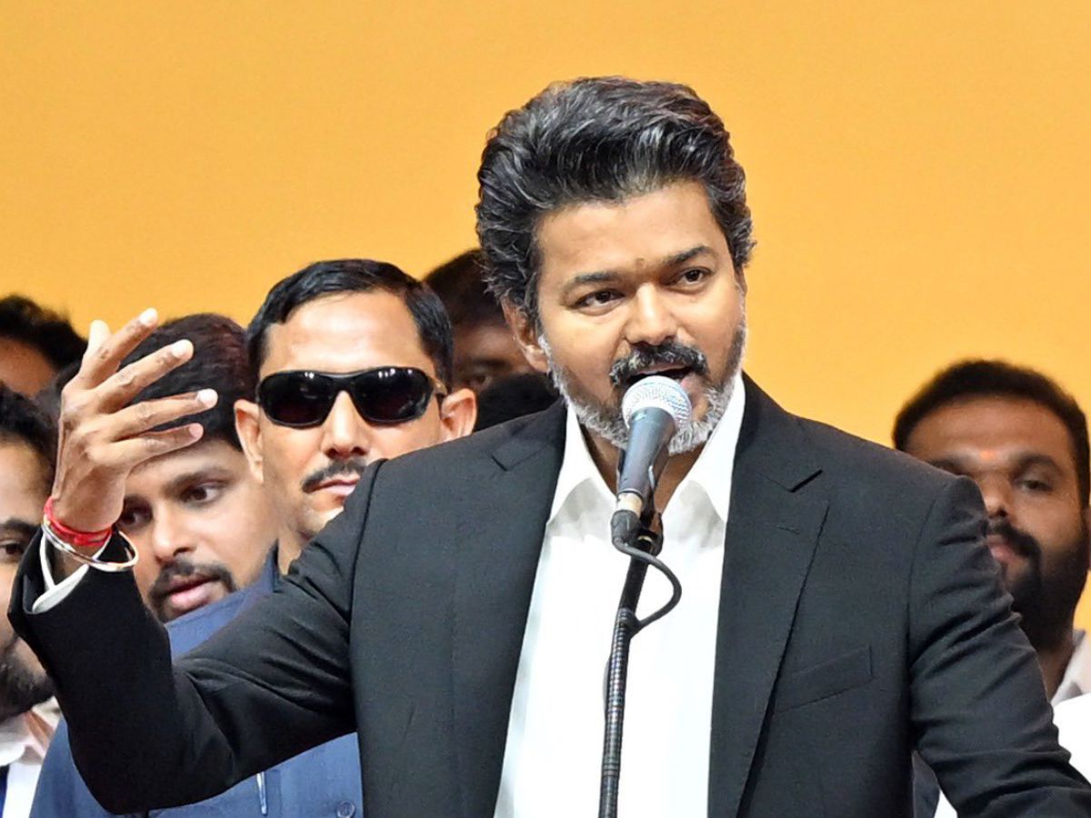 Reporting related to vijay tasmac crackdown